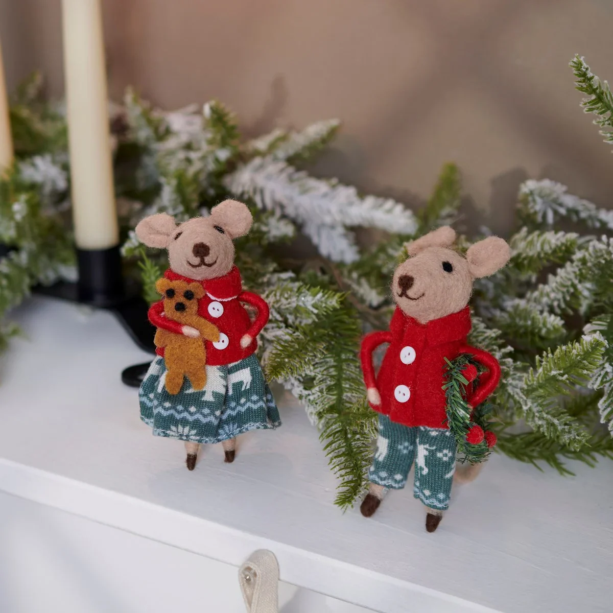 ๐ Christmas Day Mr & Mrs Mouse Felt Figures - Image 2