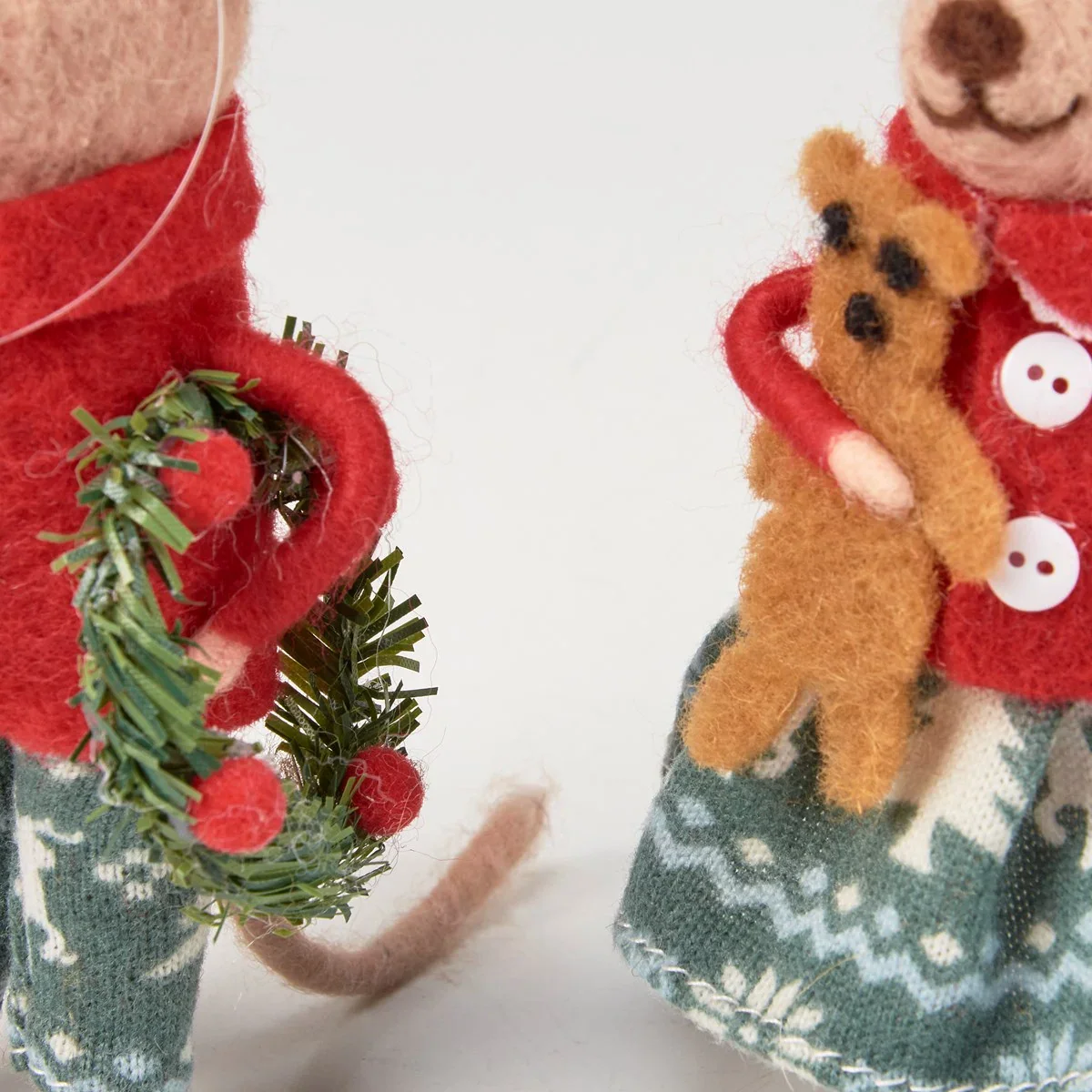 ๐ Christmas Day Mr & Mrs Mouse Felt Figures - Image 4