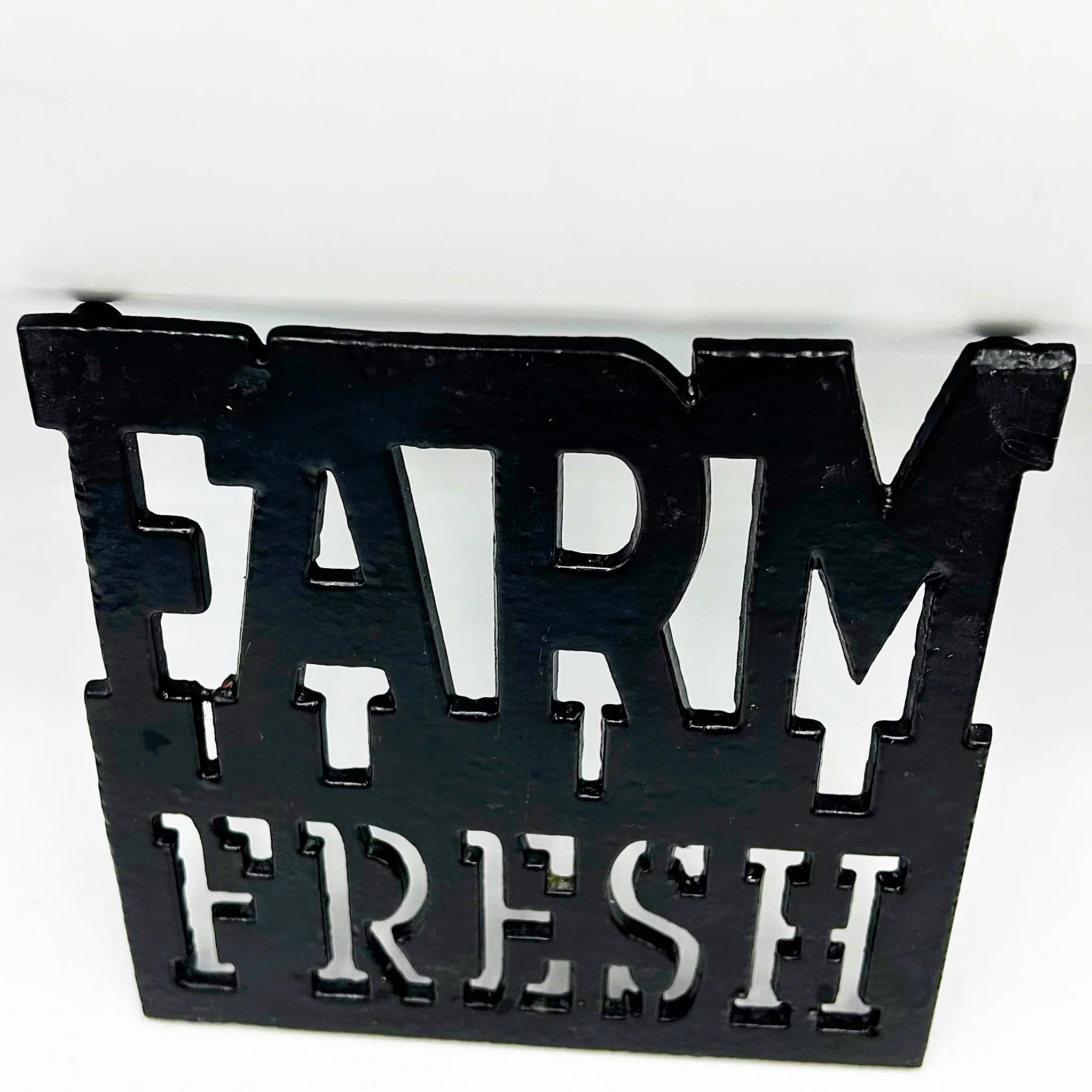 💙 Farm Fresh Trivet Black Metal - Image 2