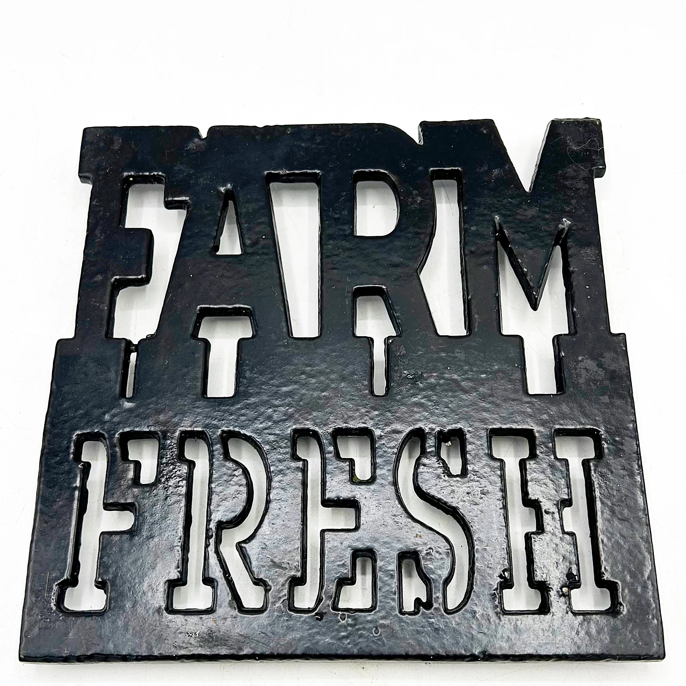 💙 Farm Fresh Trivet Black Metal - Image 3