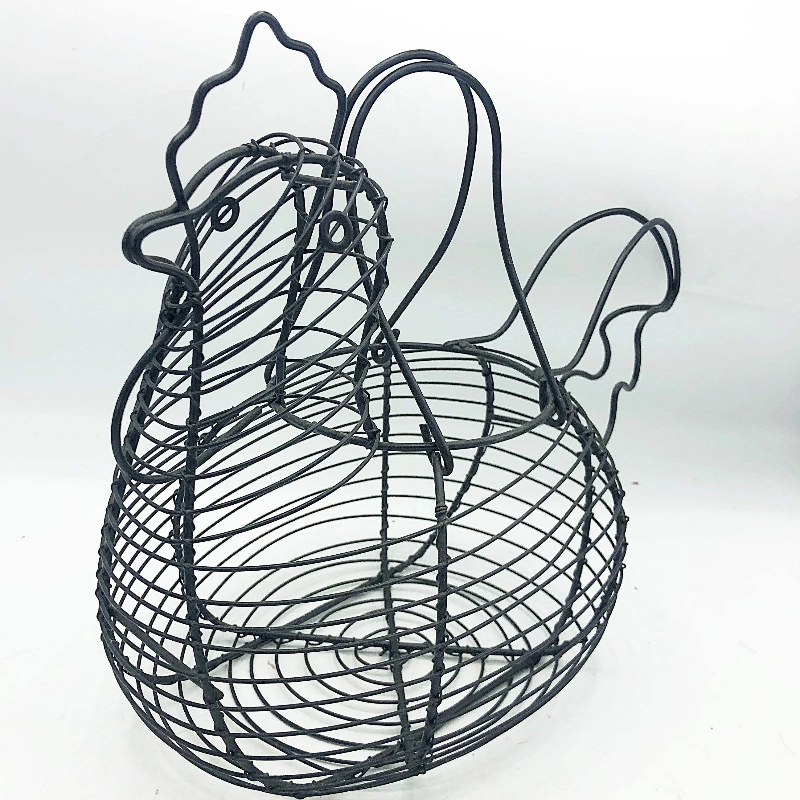 ๐ Farmhouse Chicken Shaped Black Wire Basket - Image 2