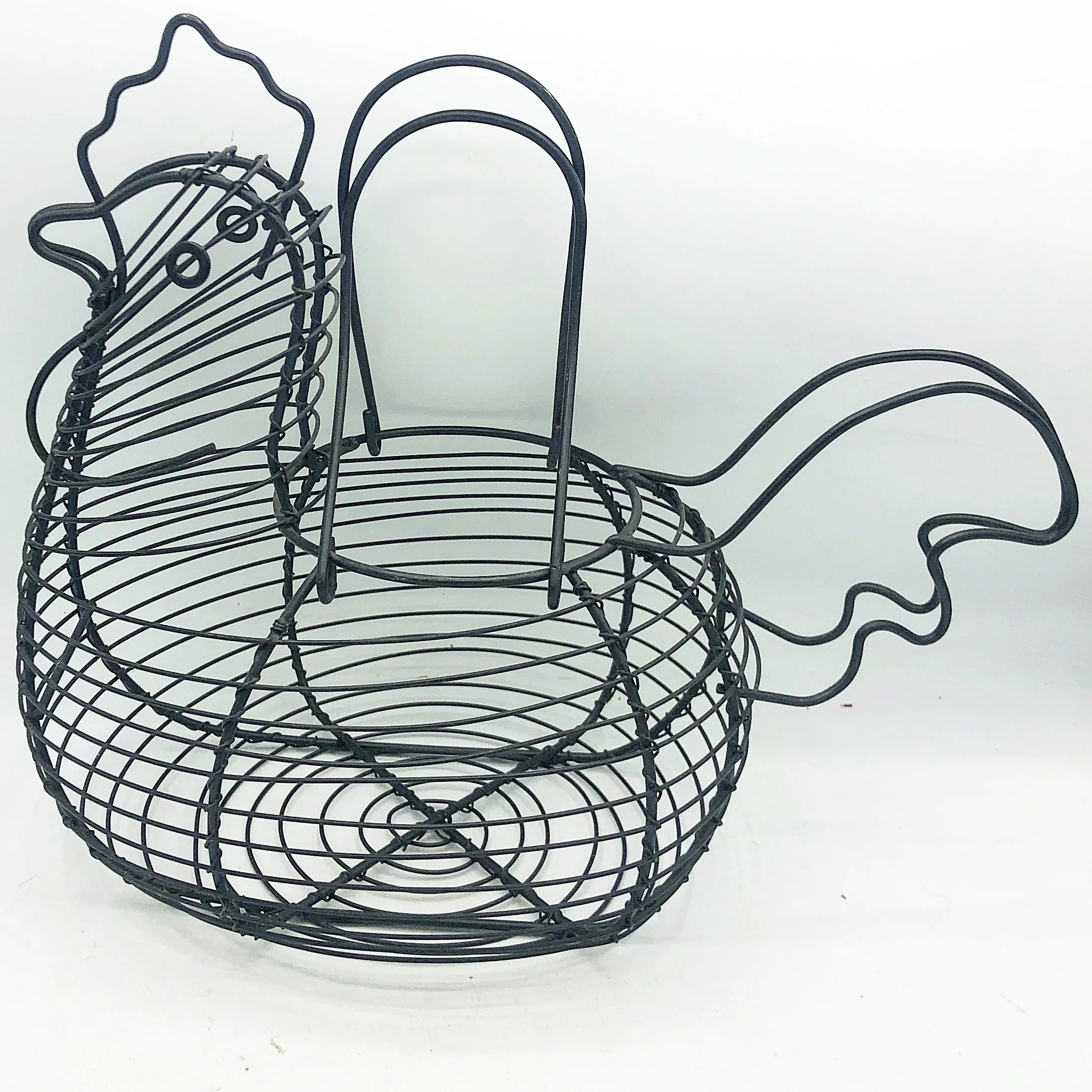 ๐ Farmhouse Chicken Shaped Black Wire Basket - Image 3