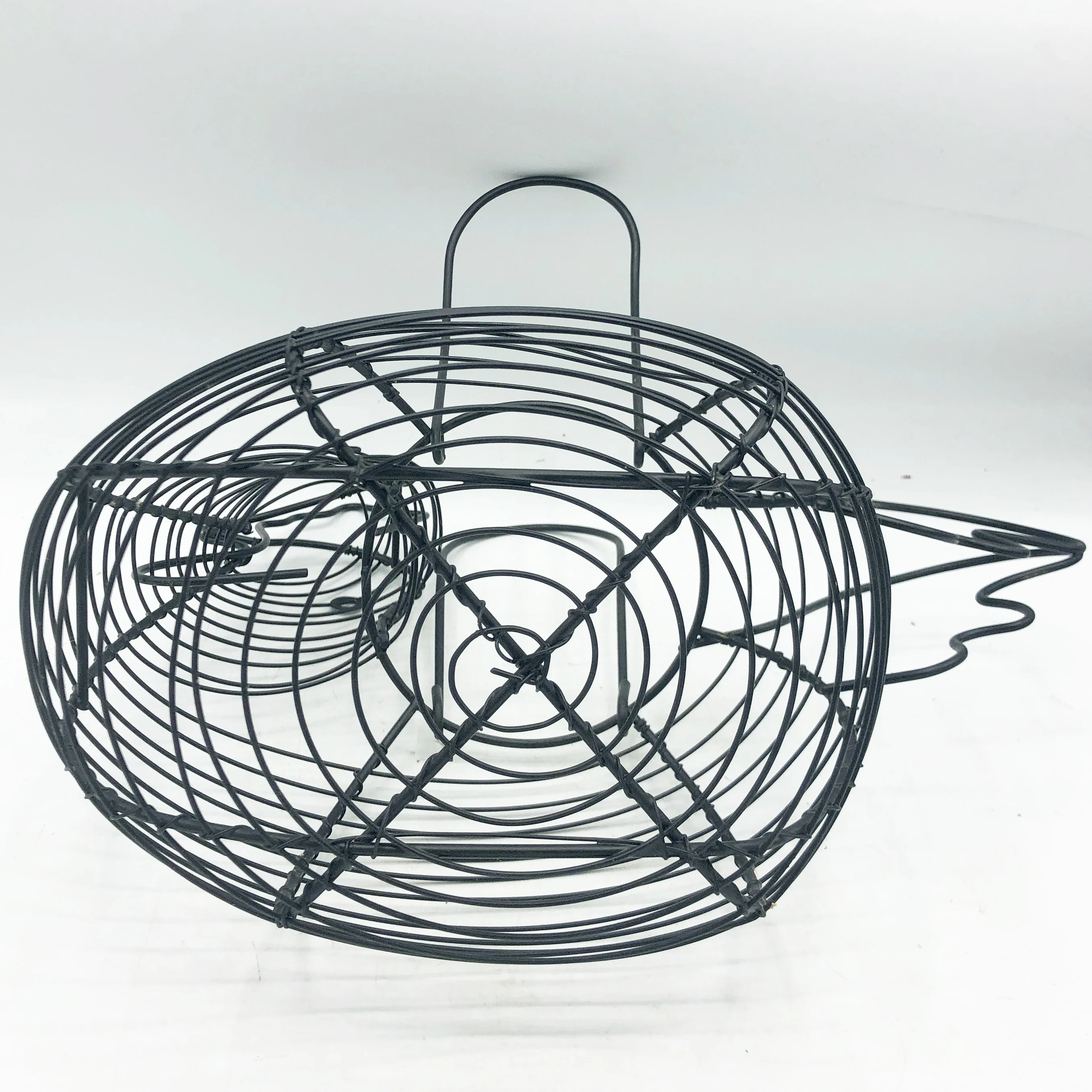๐ Farmhouse Chicken Shaped Black Wire Basket - Image 7