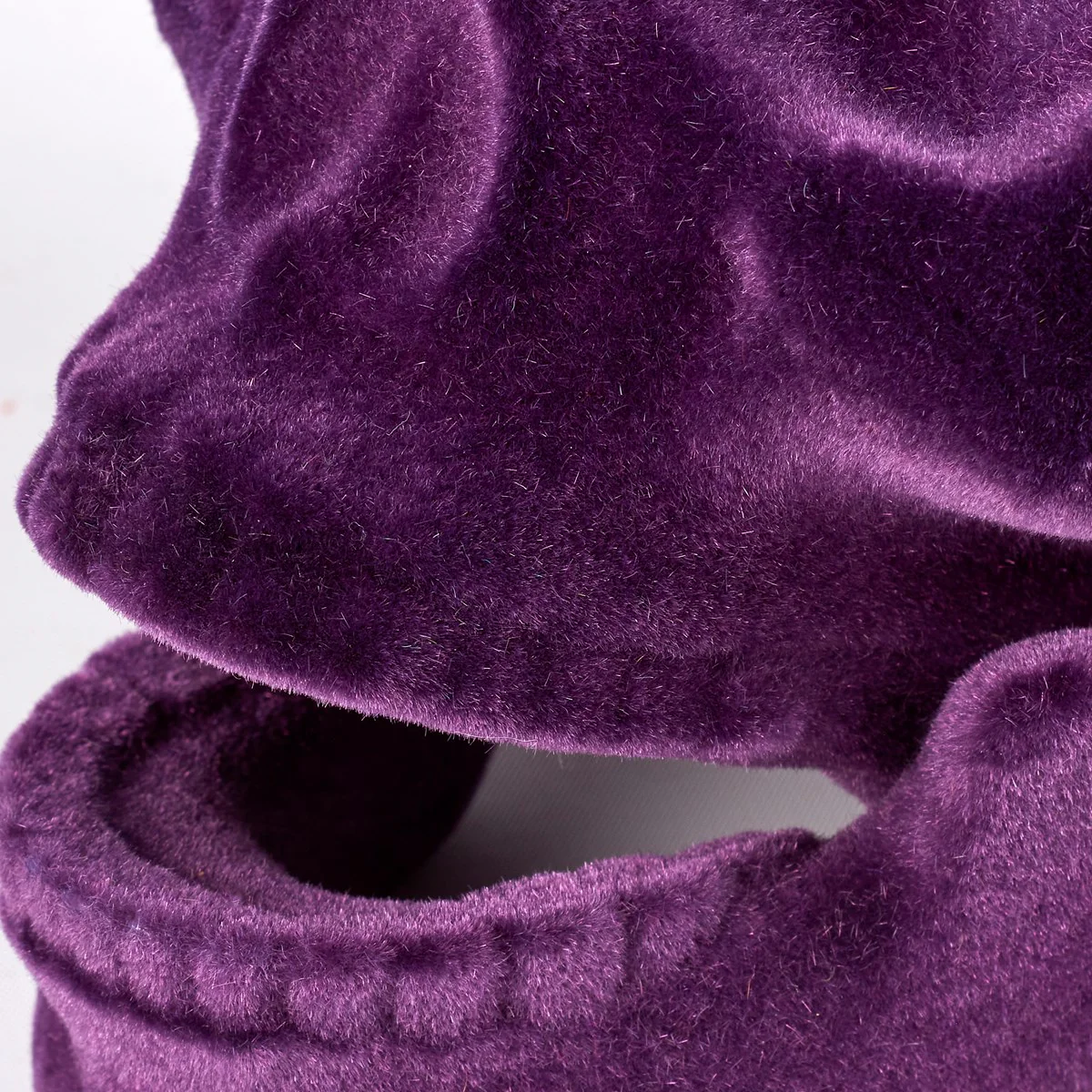 💙 Flocked Purple Skull Sitter - Image 3