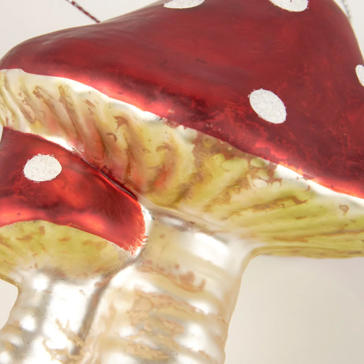 ๐ Glass Mushroom Red with Dots Ornament - Image 5