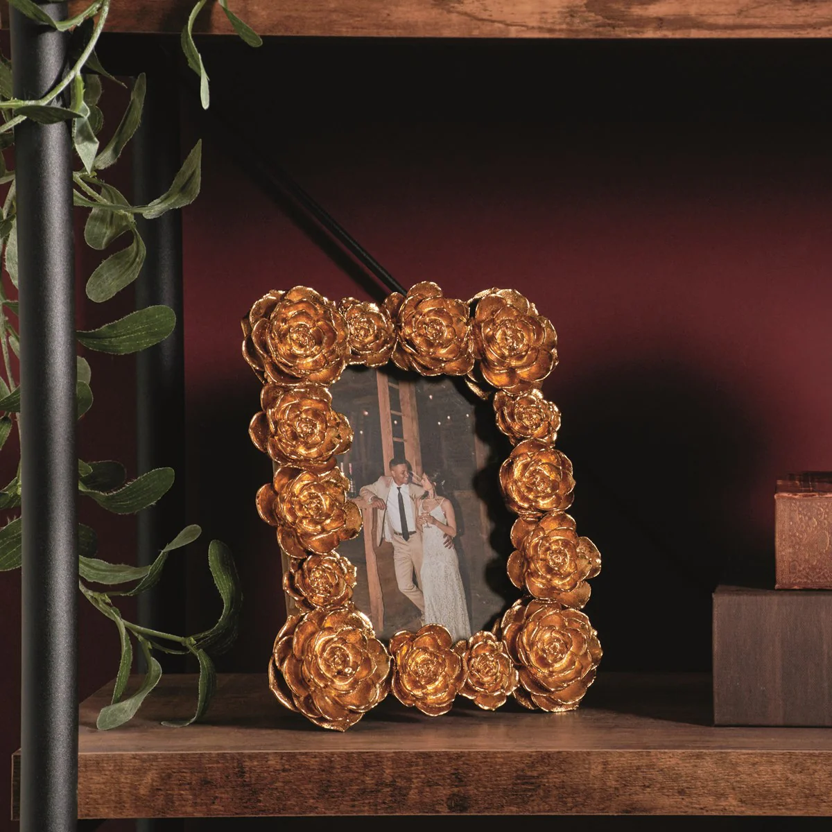 Goleen Rose Photo Frame Holds 4" x 6" photo - Image 2