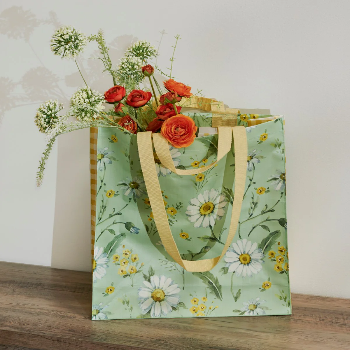 ๐ Green Daisy Market Tote Bag - Image 2