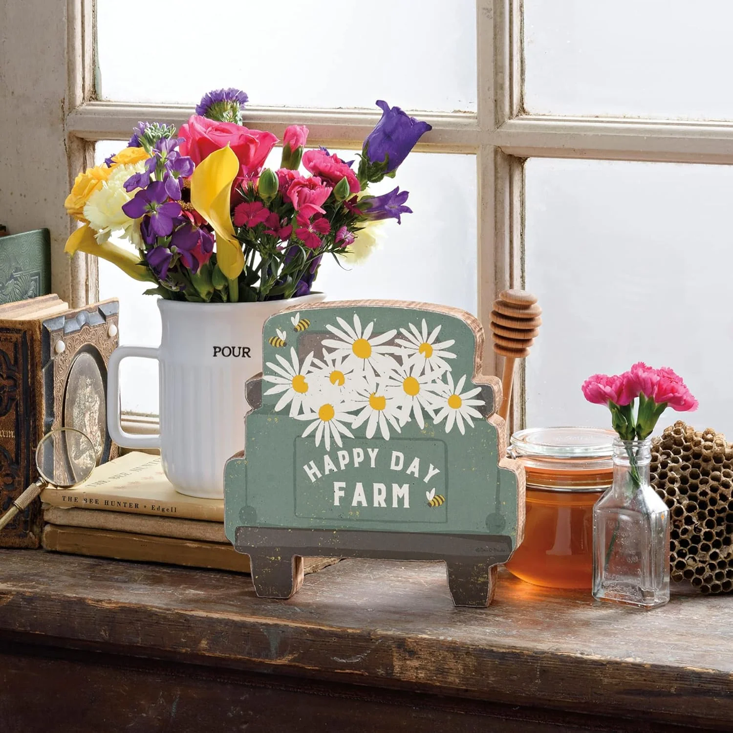 ๐ Happy Day Farm Truck with Bees and Daisies 7" Sitter Sign - Image 2