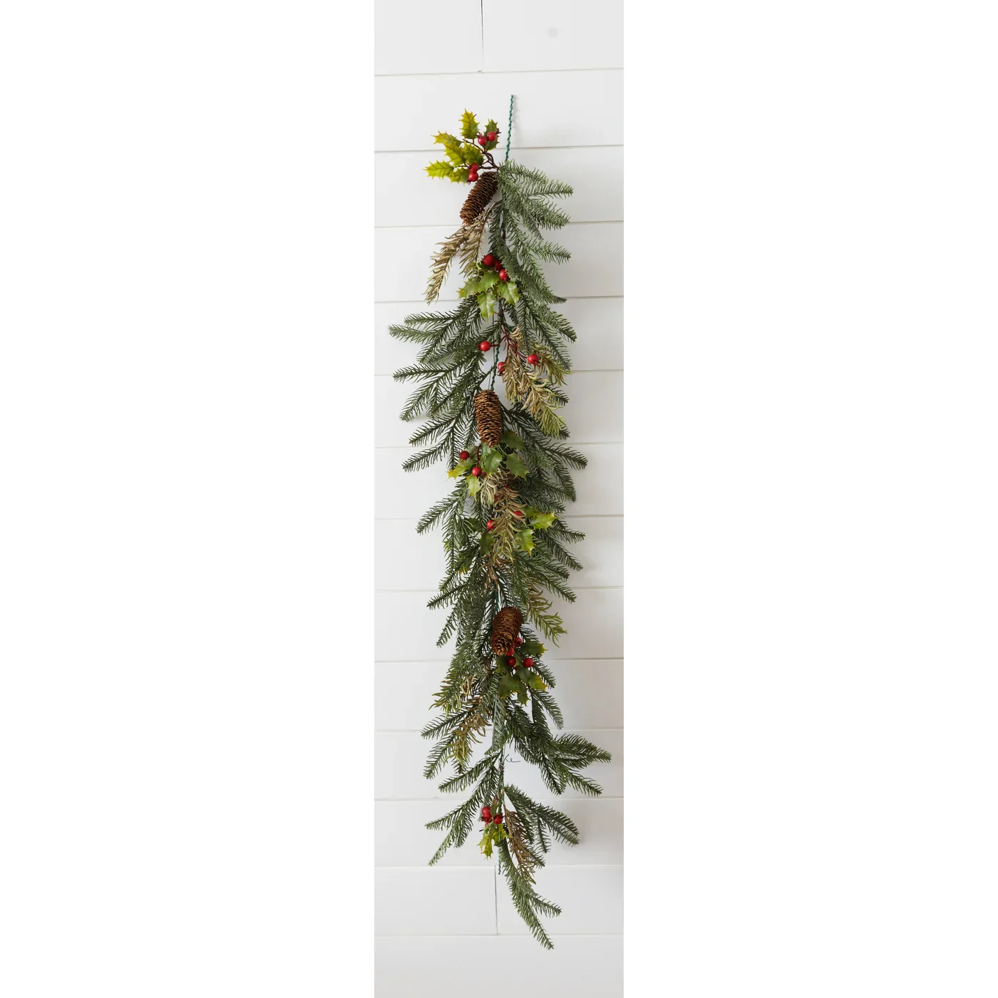 ๐ Holly And Berries On Christmas Greens 53" Faux Evergreen Garland