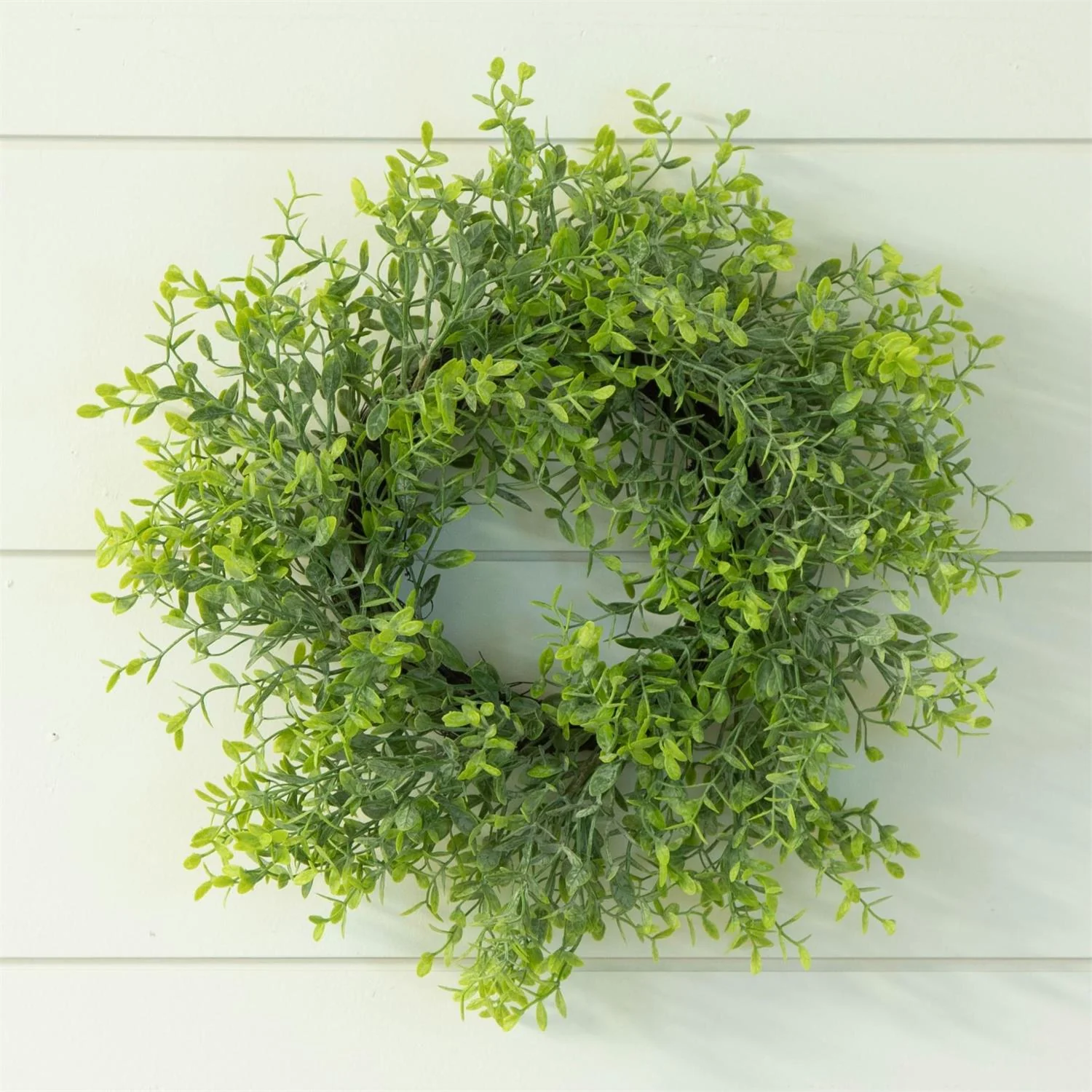 Leafy Green 16" Faux Foliage Wreath