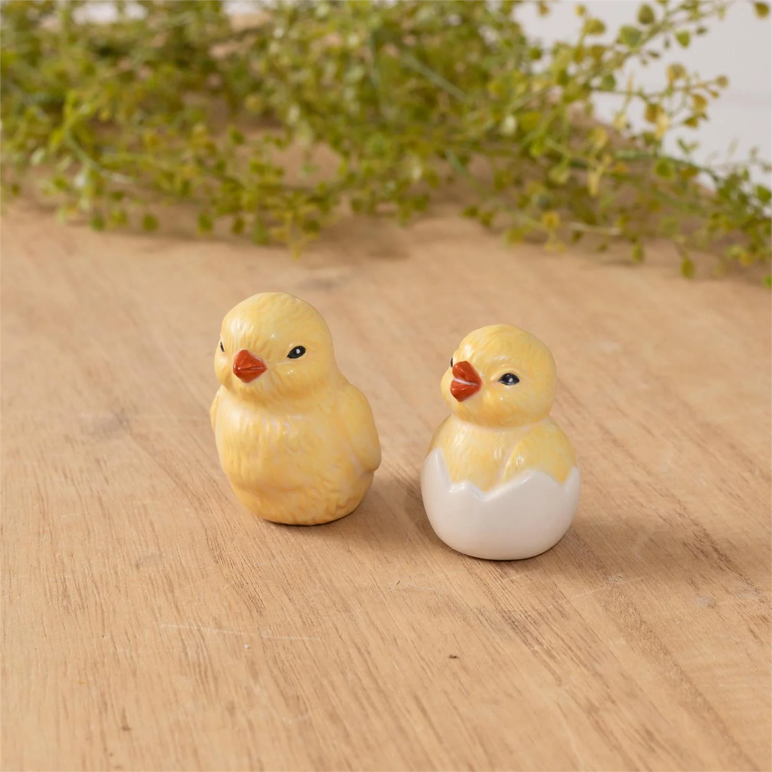 Little Yellow Chicks Ceramic Set of Figures - Image 2