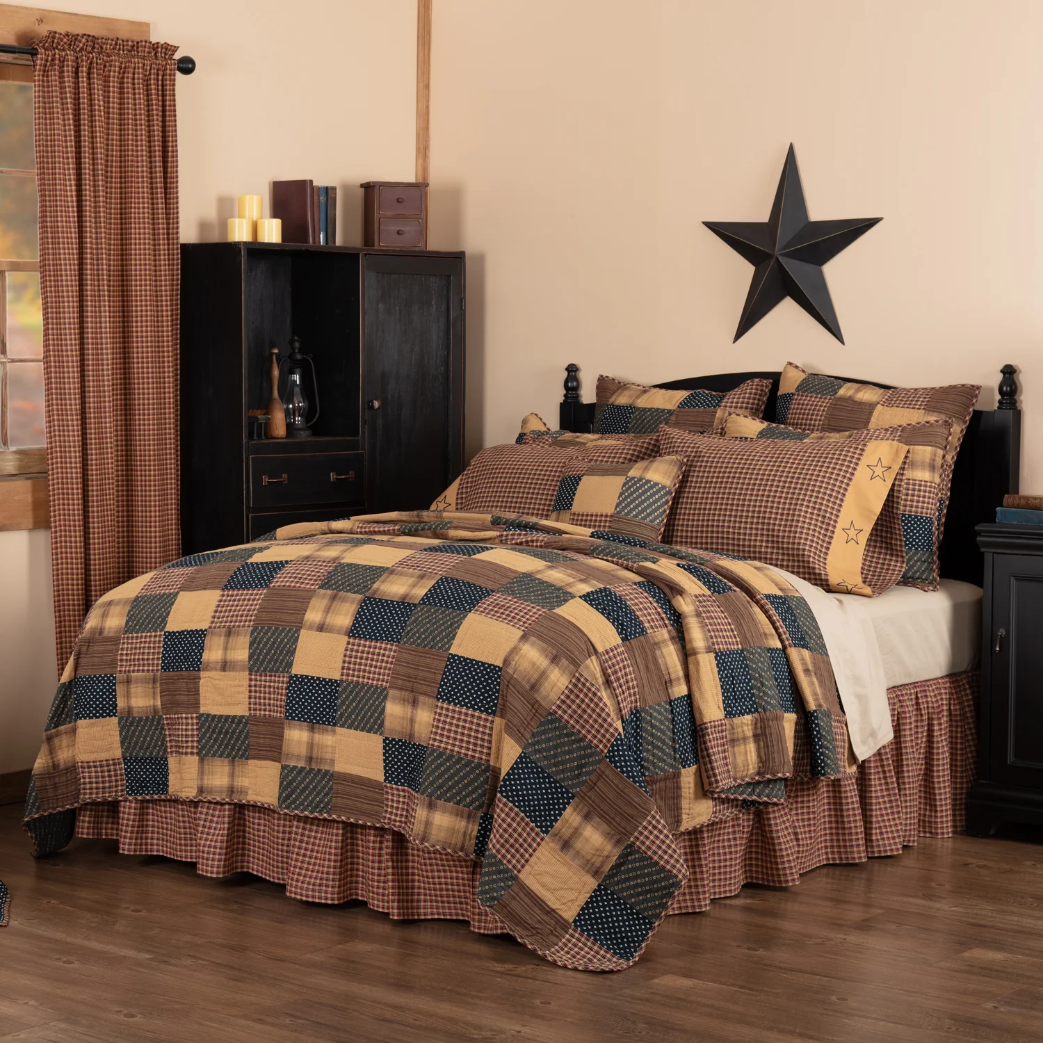 Patriotic Patch Luxury King Quilt - Image 4
