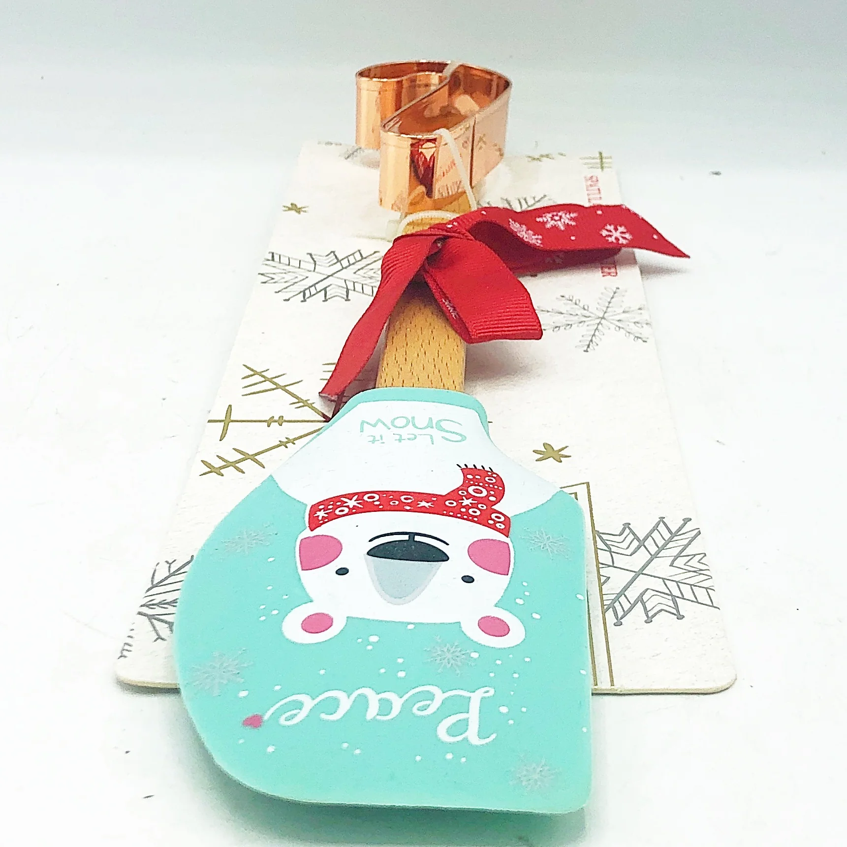 ๐ Polar Bear Spatula and Cookie Cutter Gift Set - Image 4