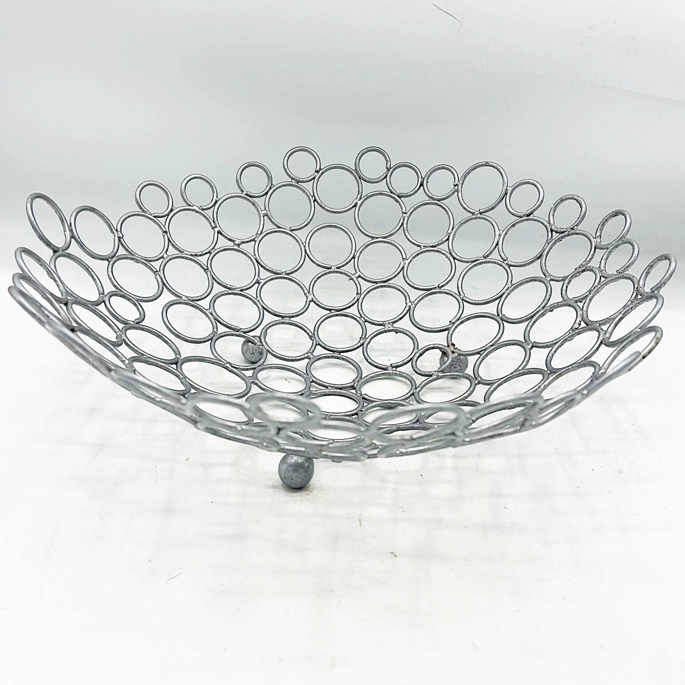 Retro Circle Wire Round Display Basket 11"