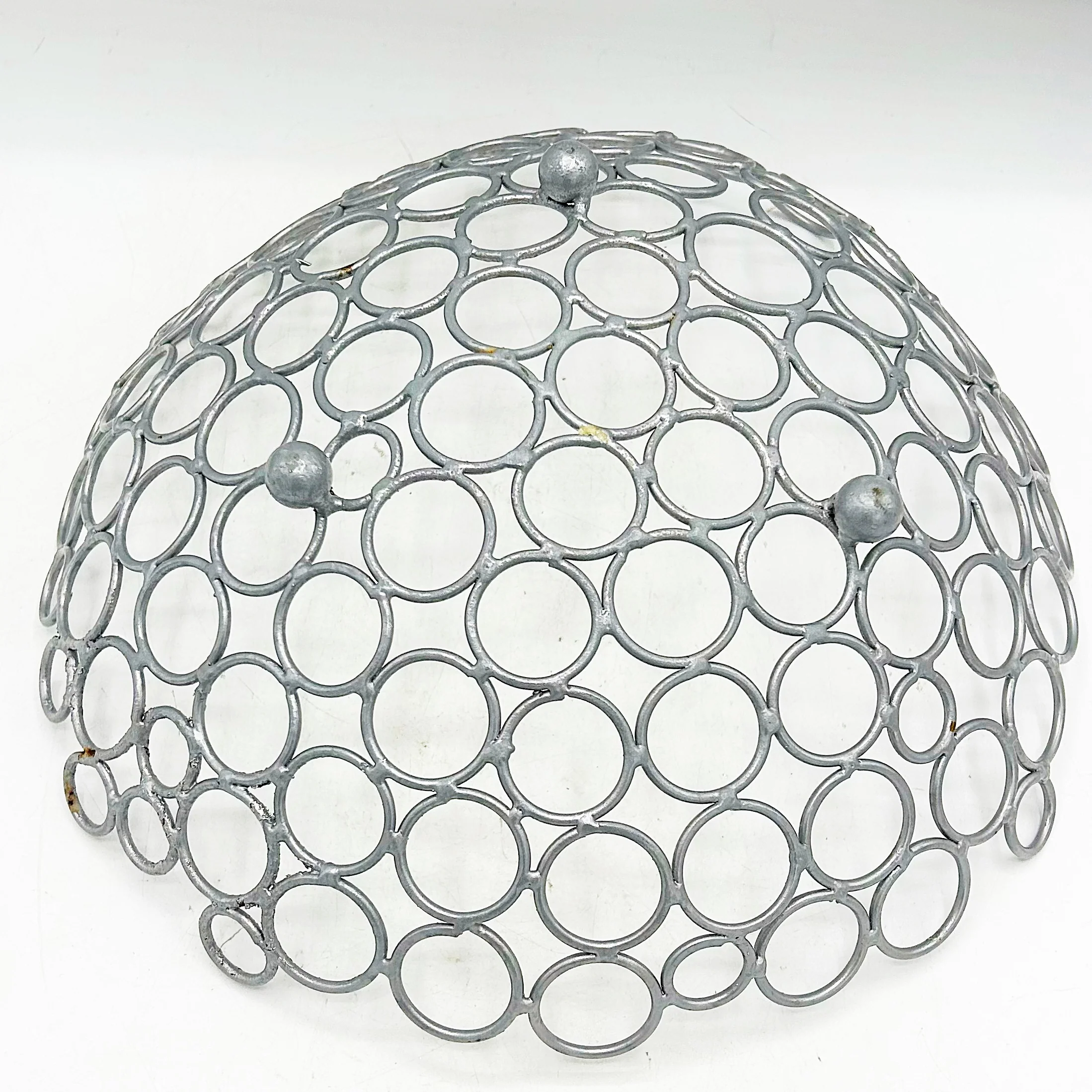 Retro Circle Wire Round Display Basket 11" - Image 3