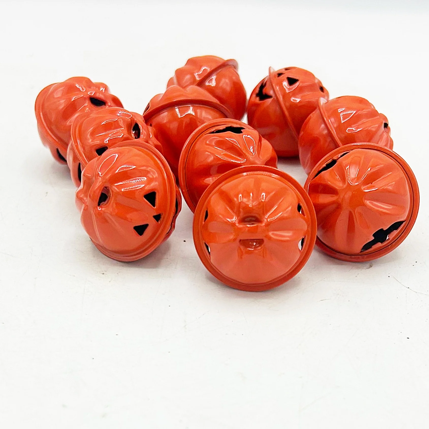 💙 Set of 10 Orange Jack O' Lantern 1" Bells - Image 3