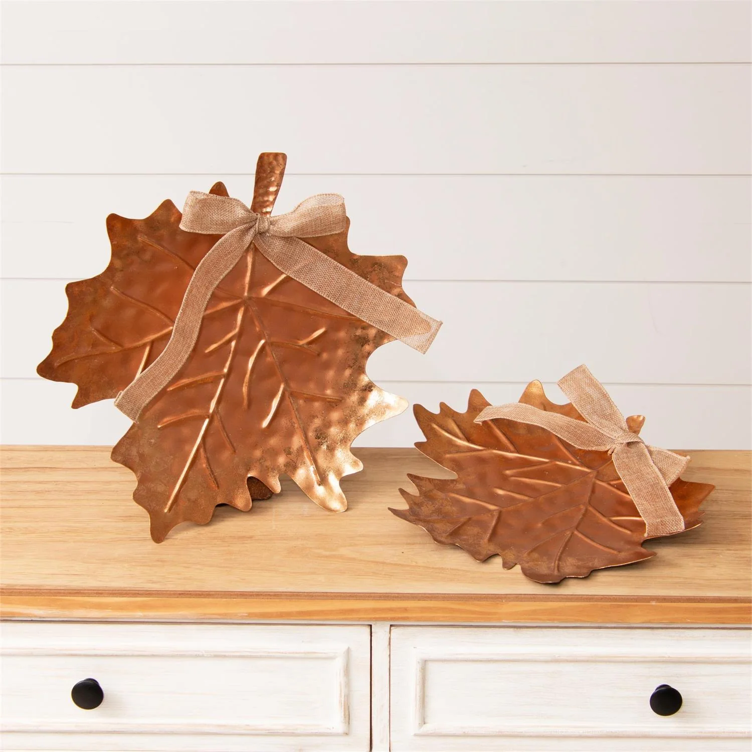Set of 2 Bronze Tone Leaf Trays - Image 4
