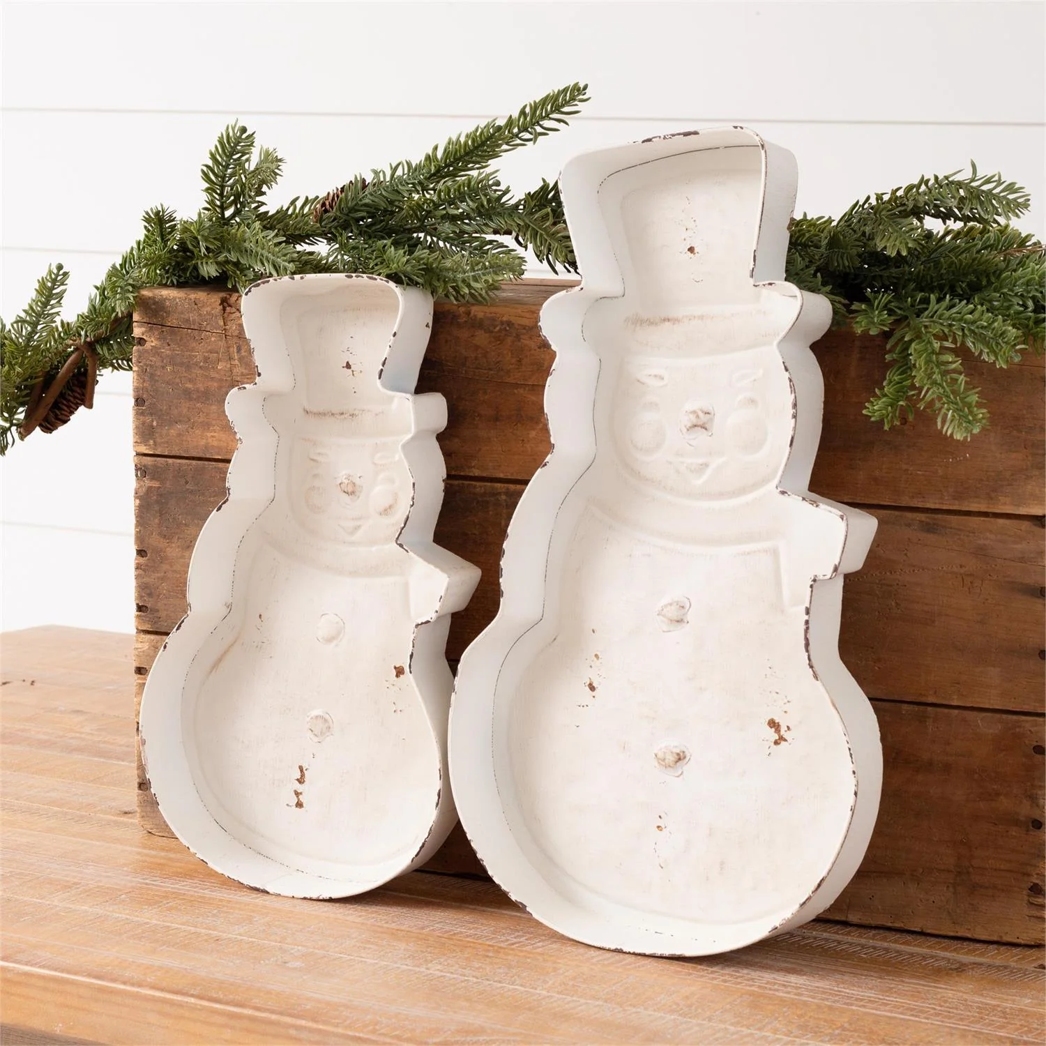Set of 2 Snowman Shaped Distressed Metal Trays - Image 3