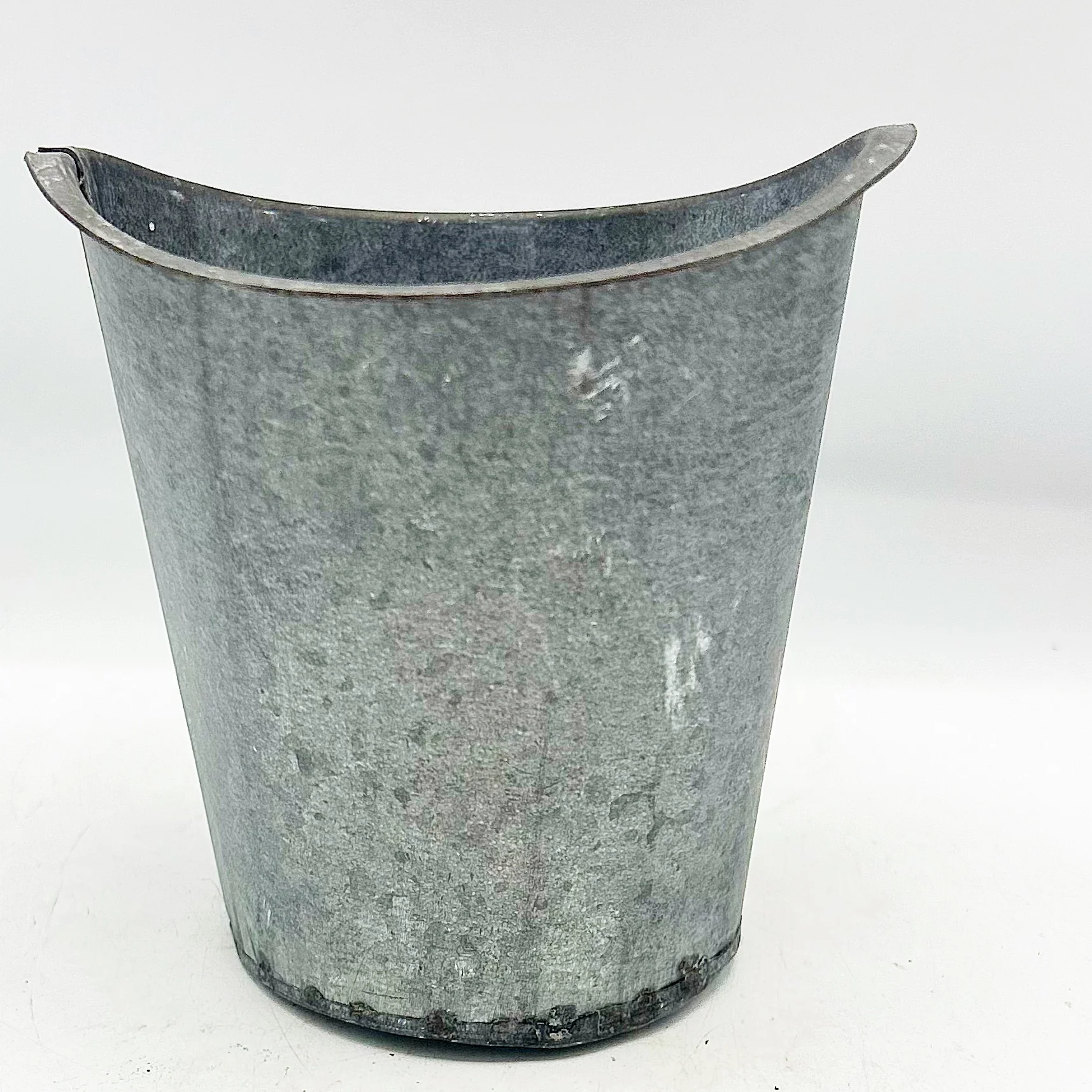 ๐ Rustic Tin Sifter Cup 5" H