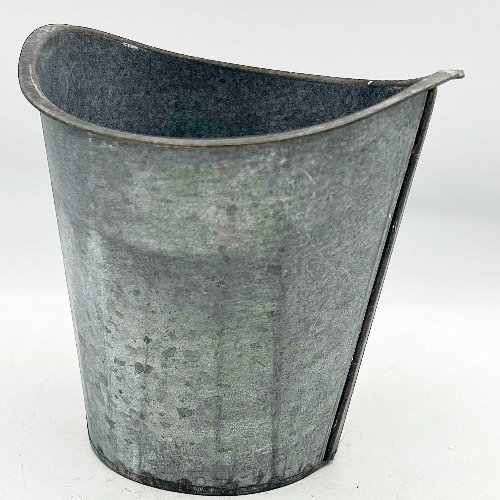 ๐ Rustic Tin Sifter Cup 5" H - Image 2