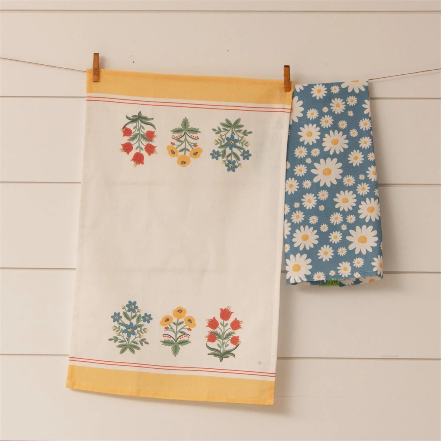 Set of 2 Cheery Day Floral Kitchen Towels - Image 2