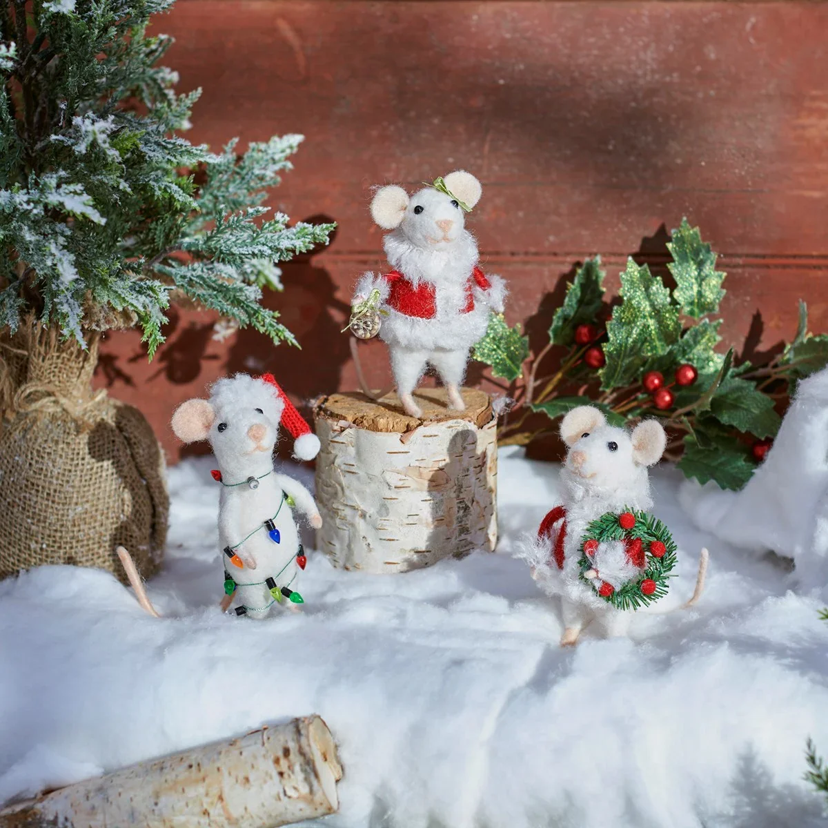💙 Set of 3 Claus Family Christmas Felt Mice Figures - Image 3