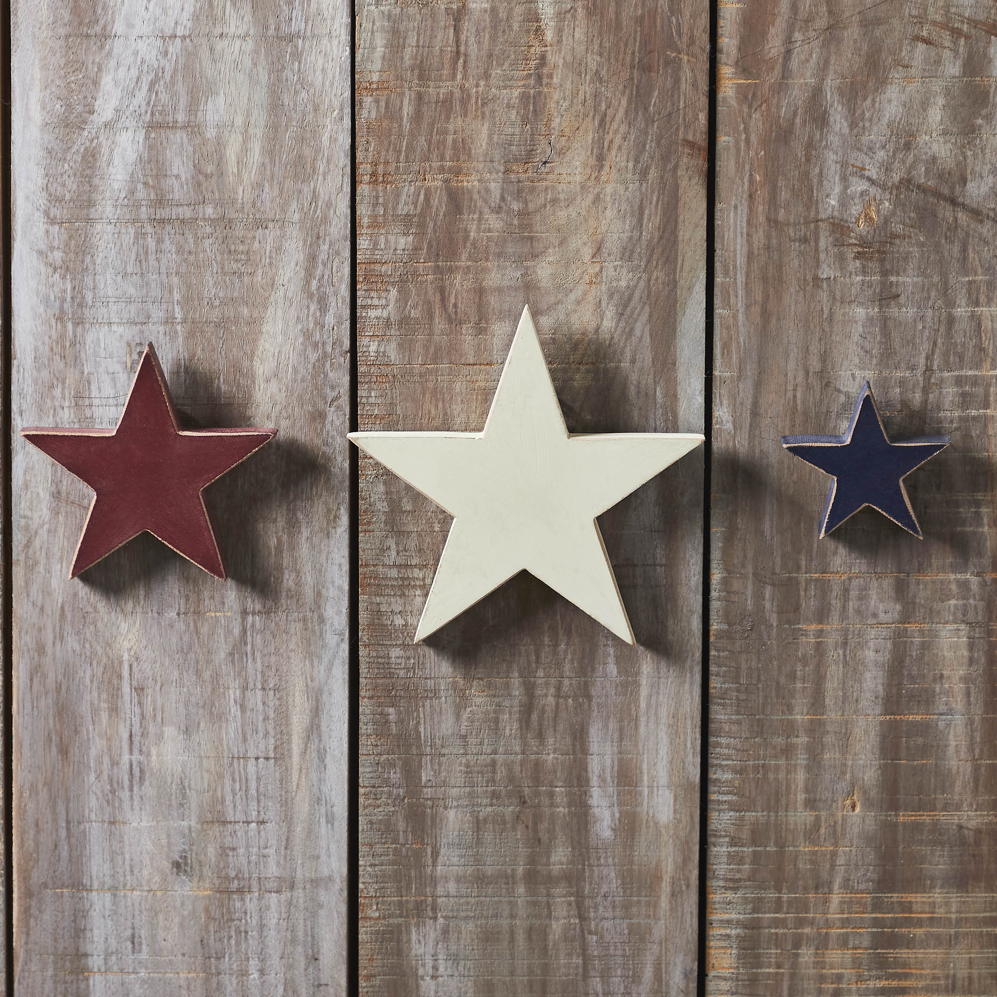 💙 Set of 3 Red White and Blue Wooden Star Sitters - Image 6