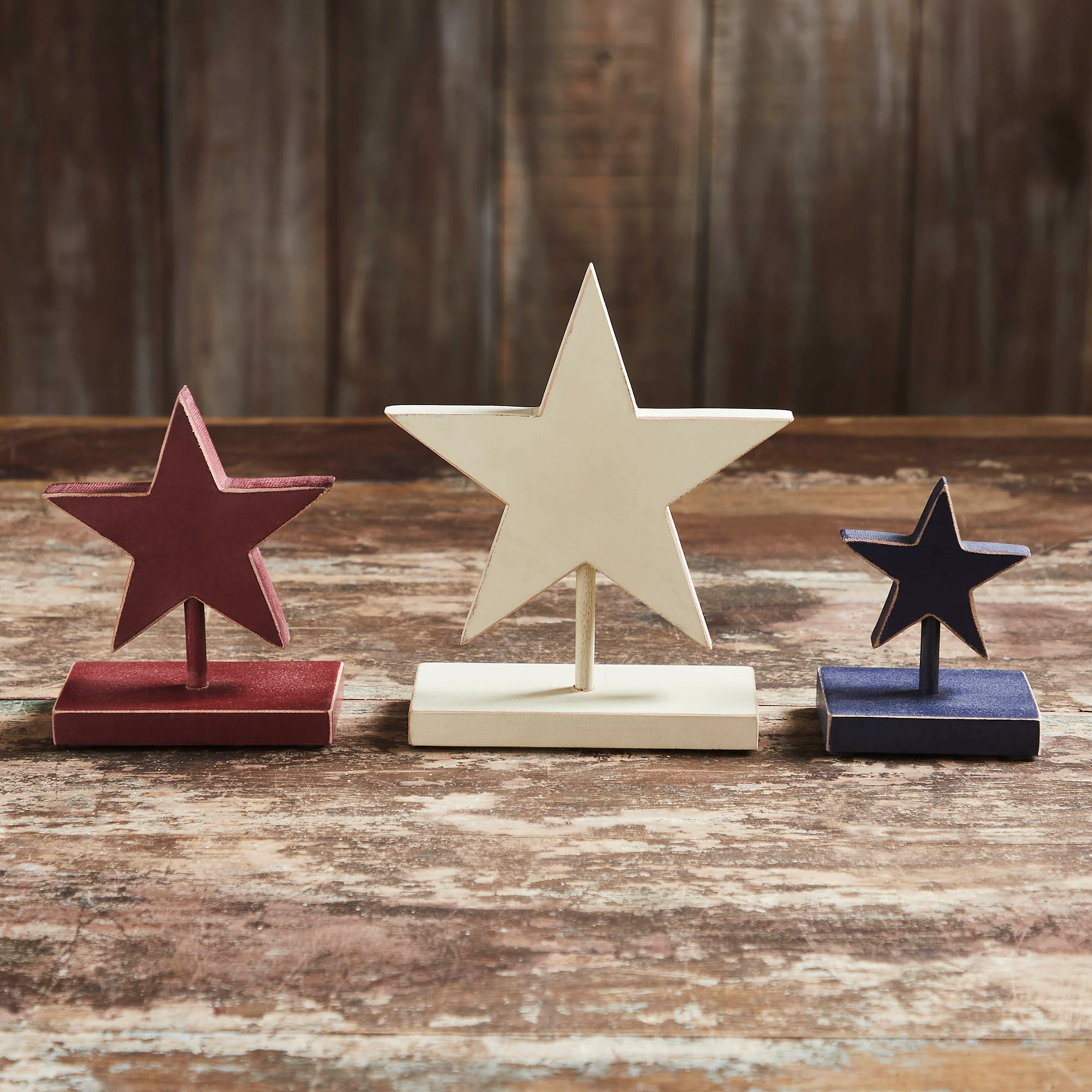 💙 Set of 3 Red White and Blue Wooden Star Sitters - Image 8