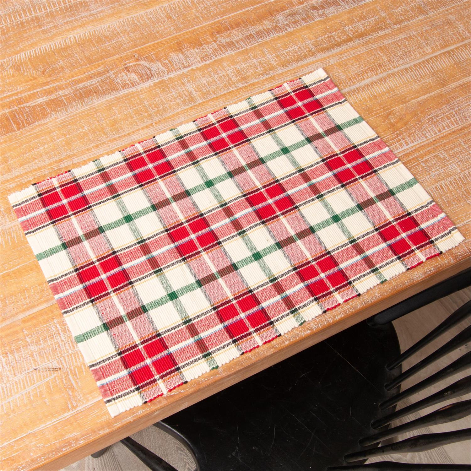 Set of 4 Red Christmas Plaid Placemats - Image 2