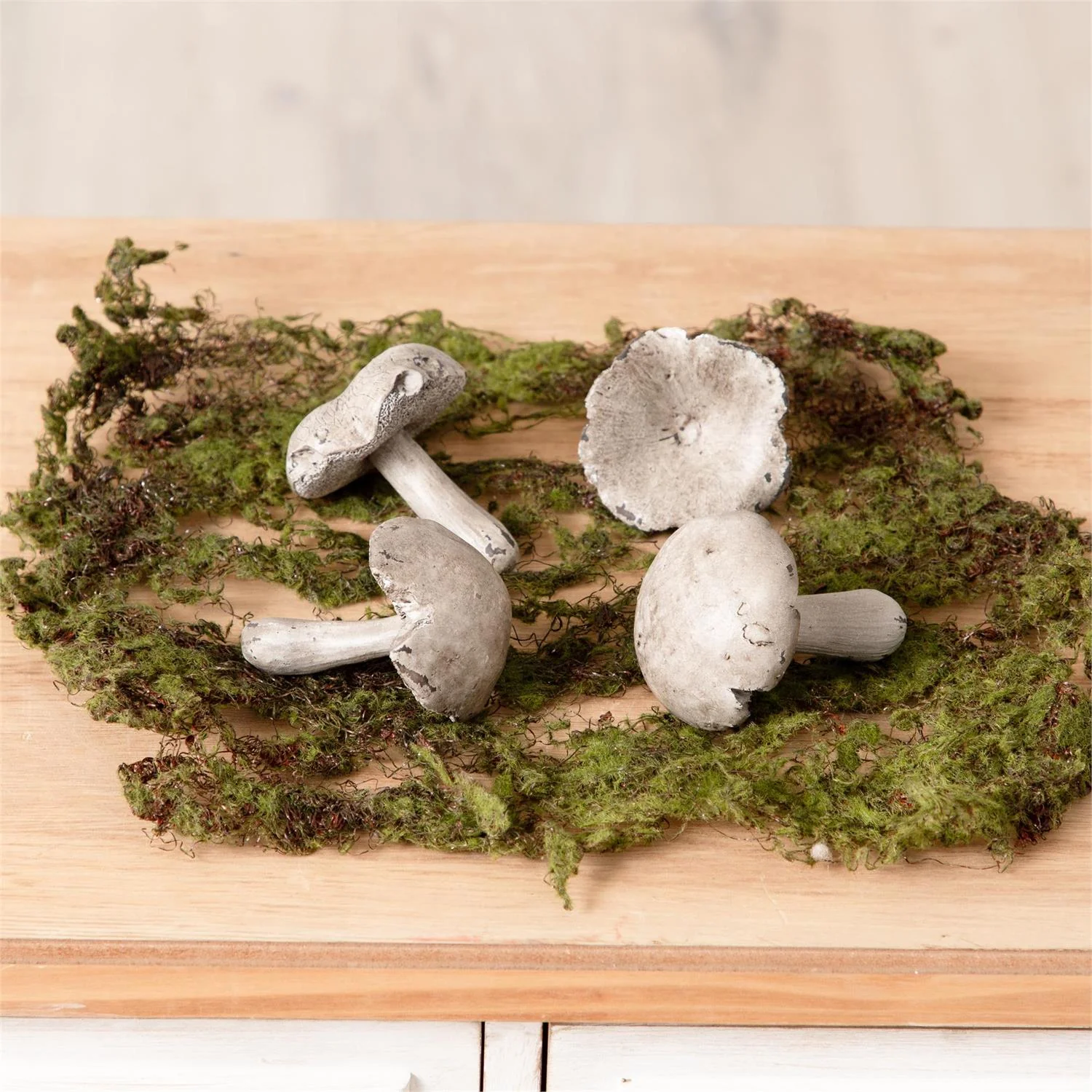 Set of 4 White Rustic Mushroom Figures