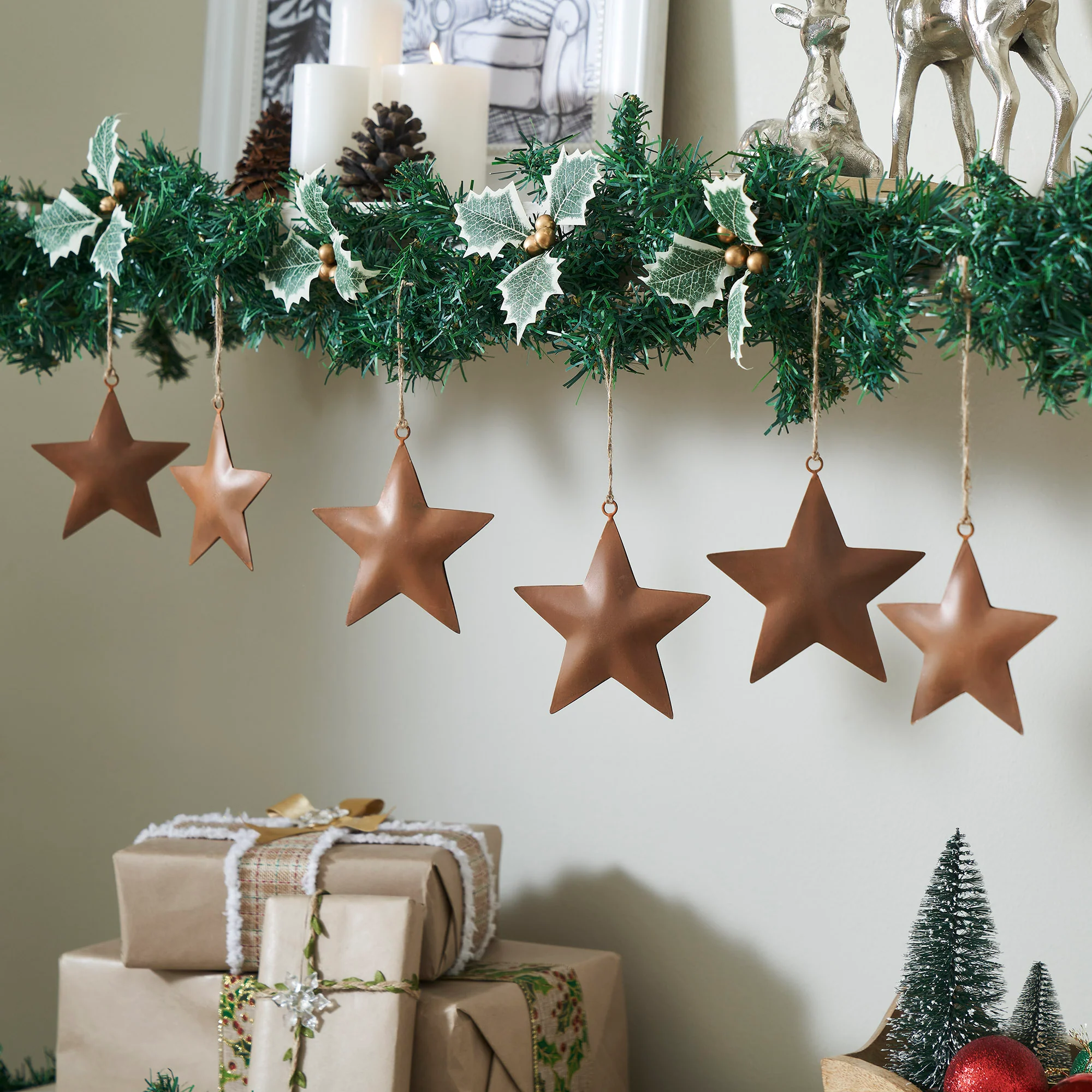 Set of 6 Rust Star Metal Ornaments