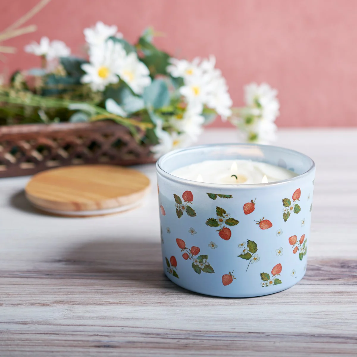 ๐ Strawberry Blossoms 14 oz Three Wick Jar Candle - Image 6