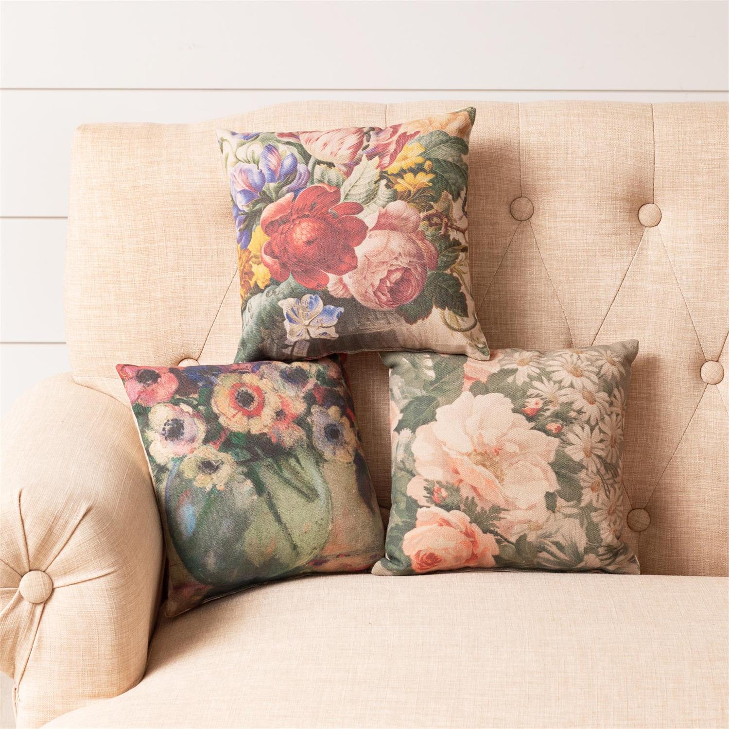 Vintage-Style Floral Cottage Accent Pillows – Set of 3