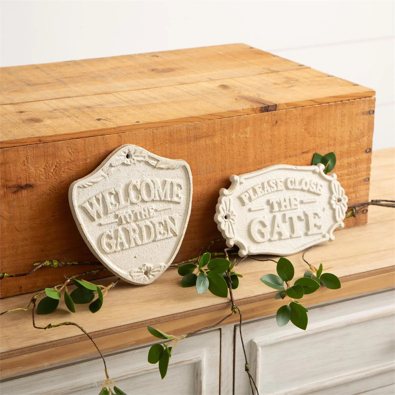 Welcome to Garden And Close Gate Cast Iron Sign Set - Image 2