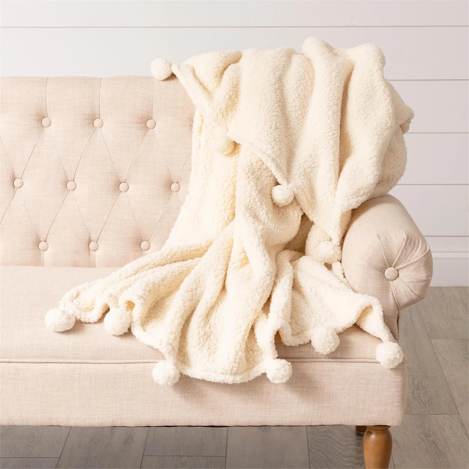 White Dreamy Sherpa With Pompoms Throw