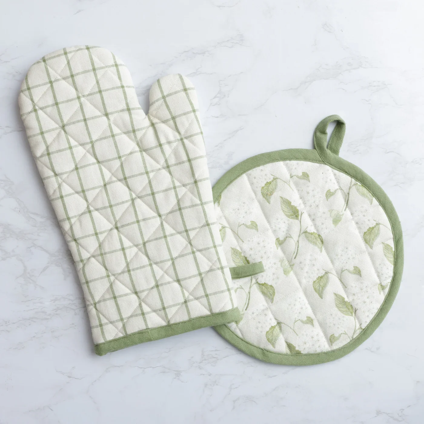 White Hydrangea Oven Mitt And Pot Holder - Image 2