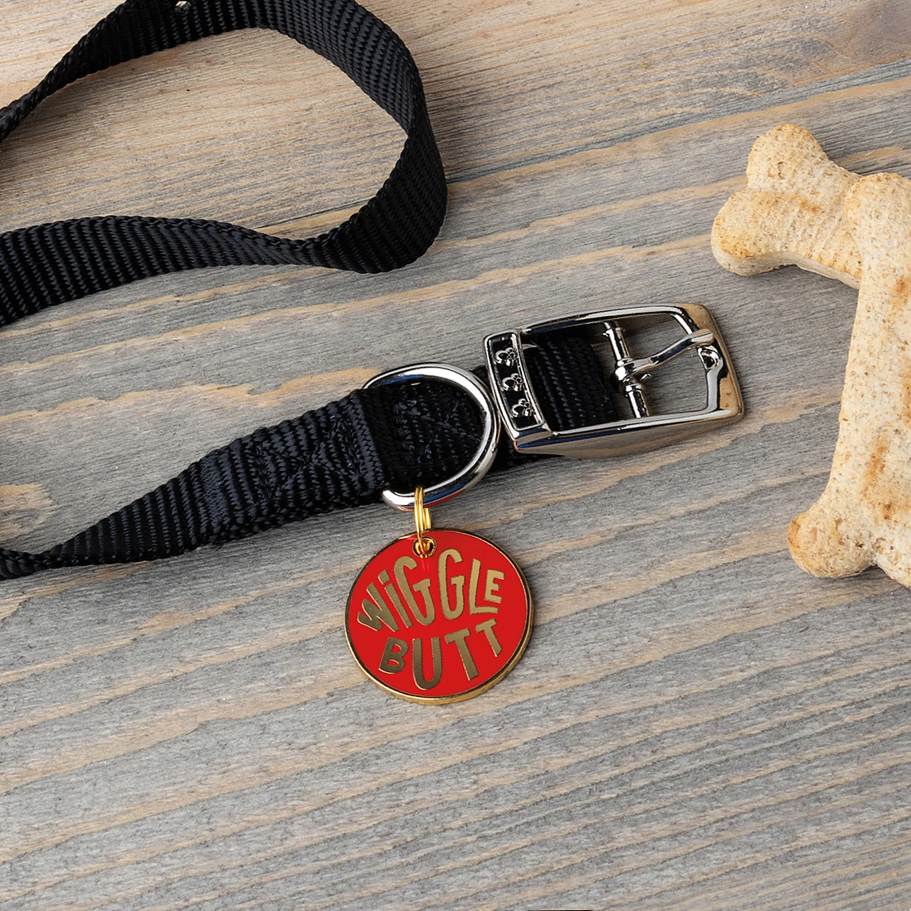Wiggle Butt Enamel Dog Collar Charm - Image 2
