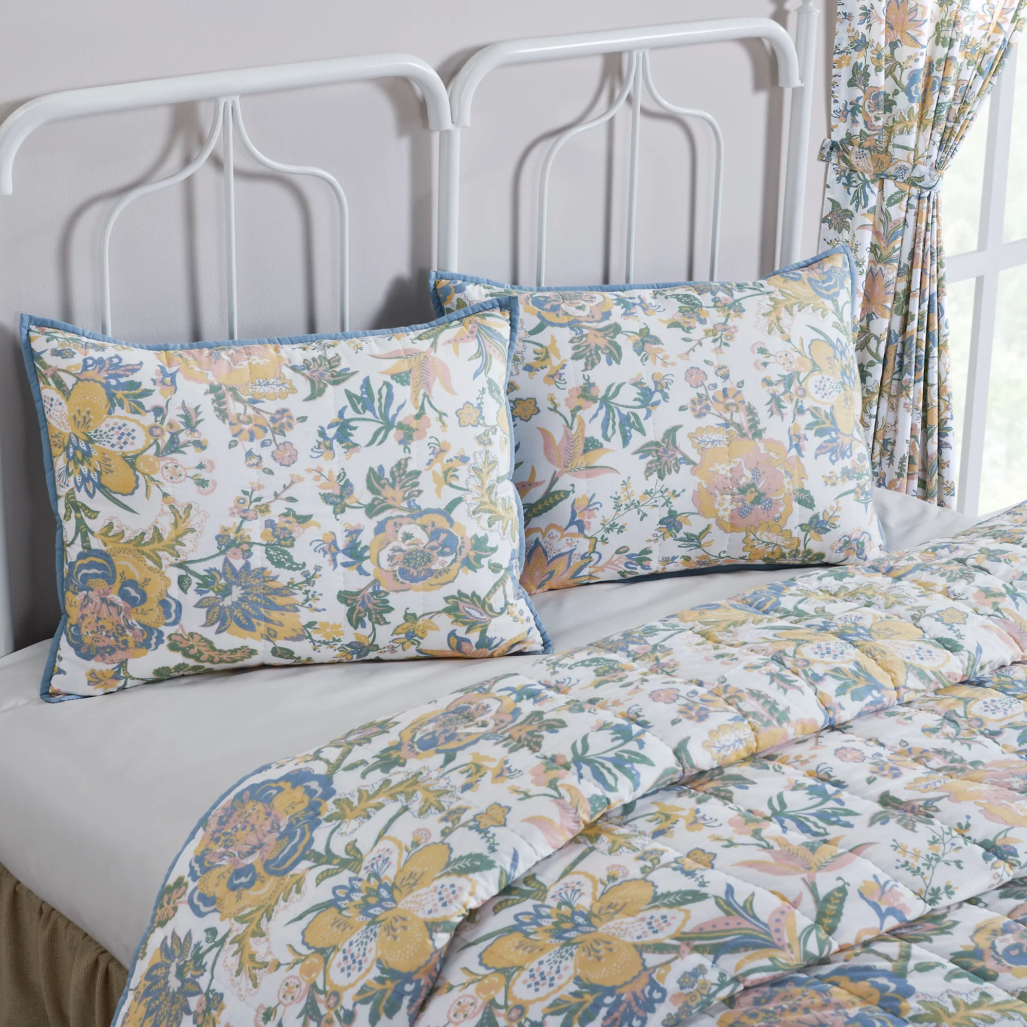 Wilder Floral Design 21" x 27" Standard Sham Set of 2
