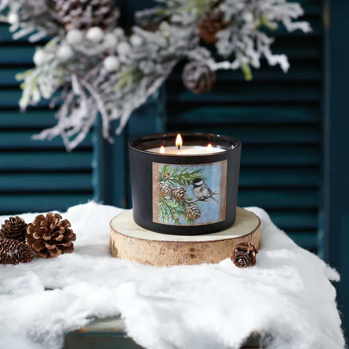 Winter Chickadee 14 oz Spruce Scenterd Jar Candle - Image 2