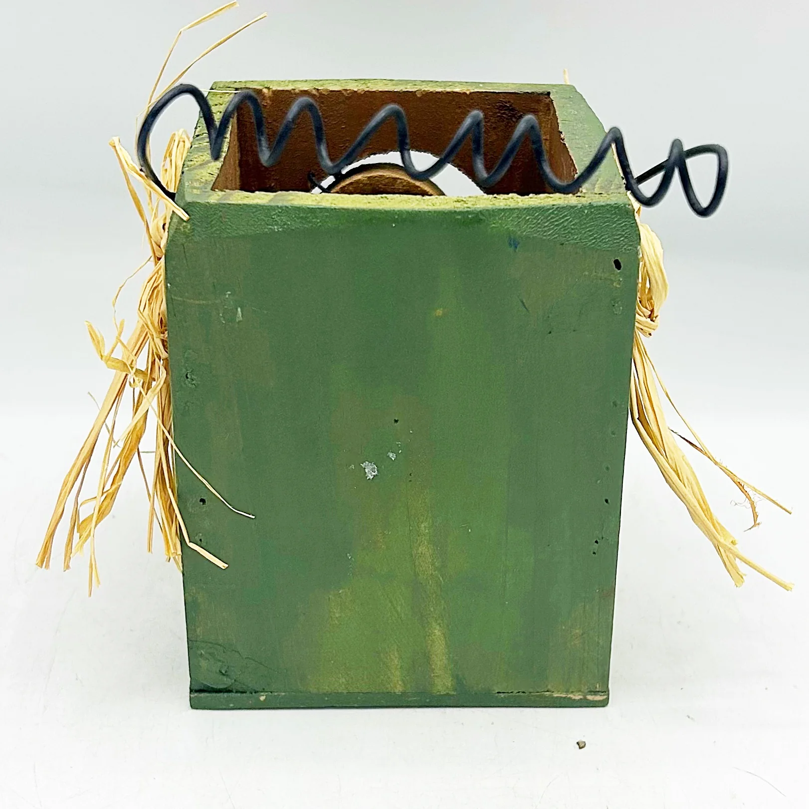 ๐ Wooden Candy Cane Box with Hanger - Image 4