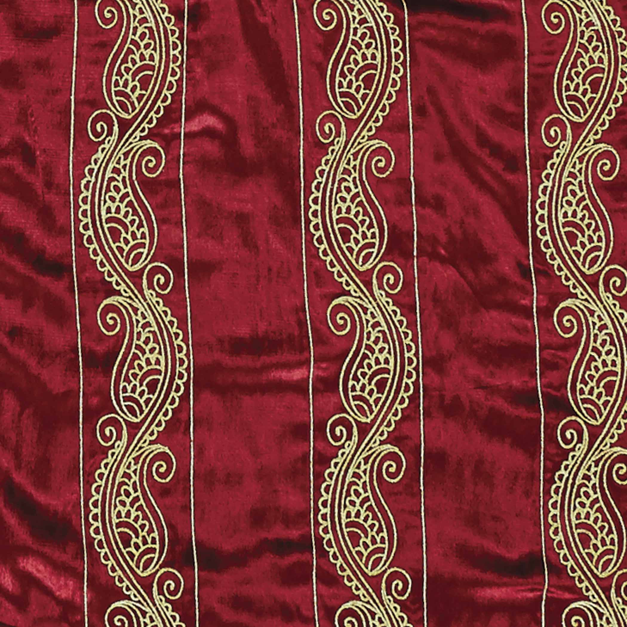 Yule Red and Gold 48" Christmas Tree Skirt - Image 6